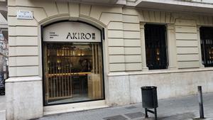 La entrada del restaurante Akiro Barcelona.