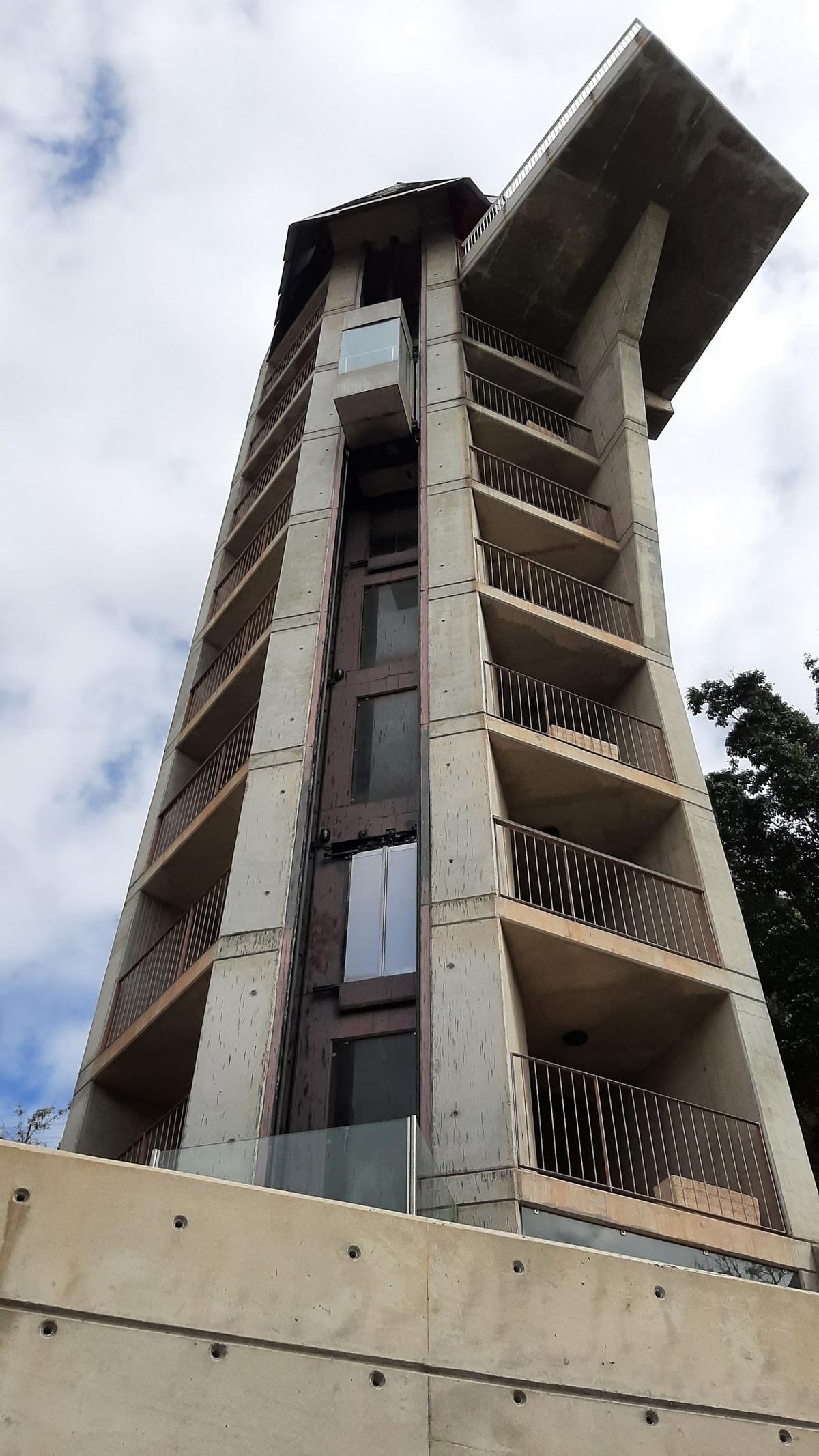 El Ayuntamiento pone en marcha el ascensor panorámico del parque de Las Rehoyas.