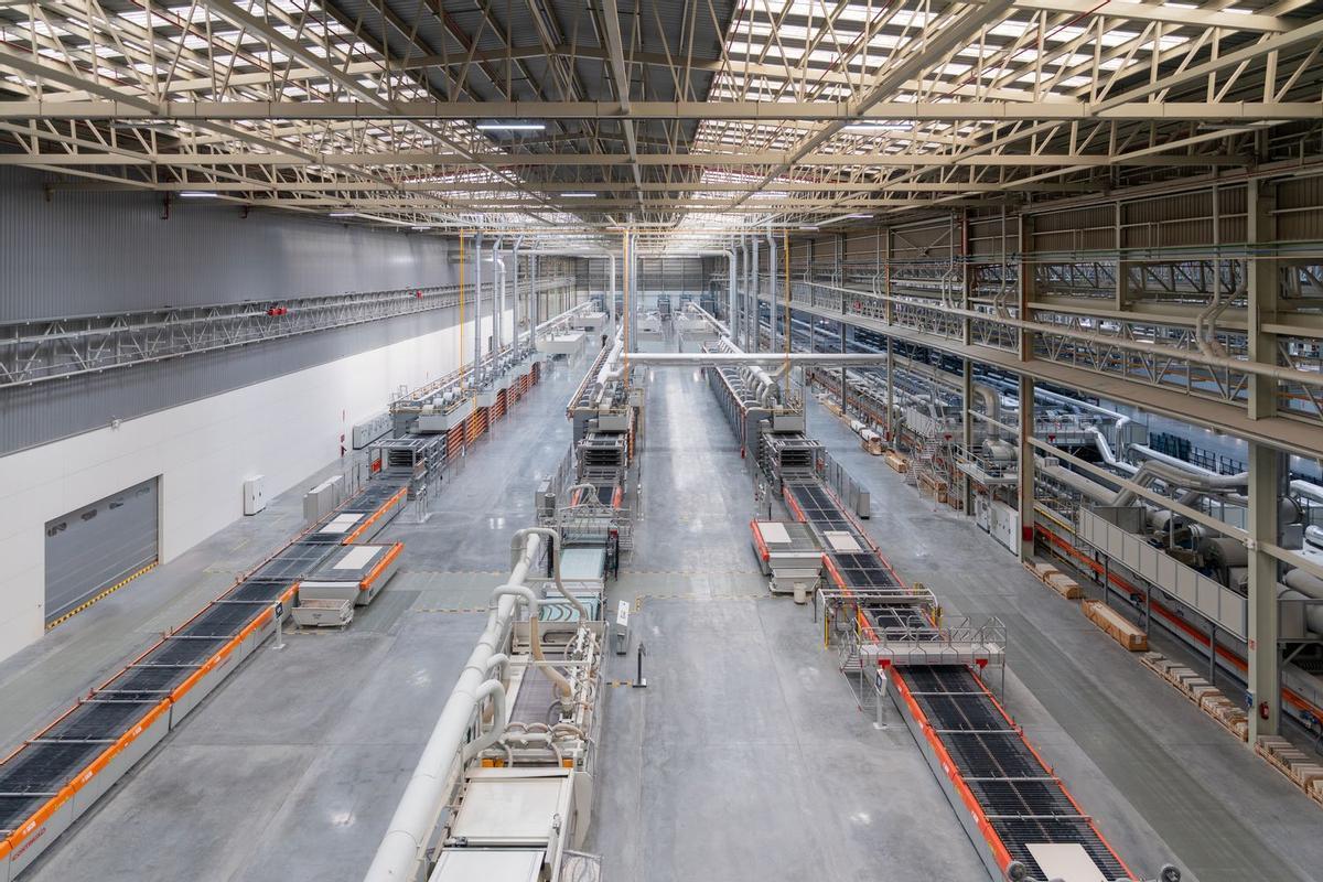 Ampliación de la planta de gran formato.