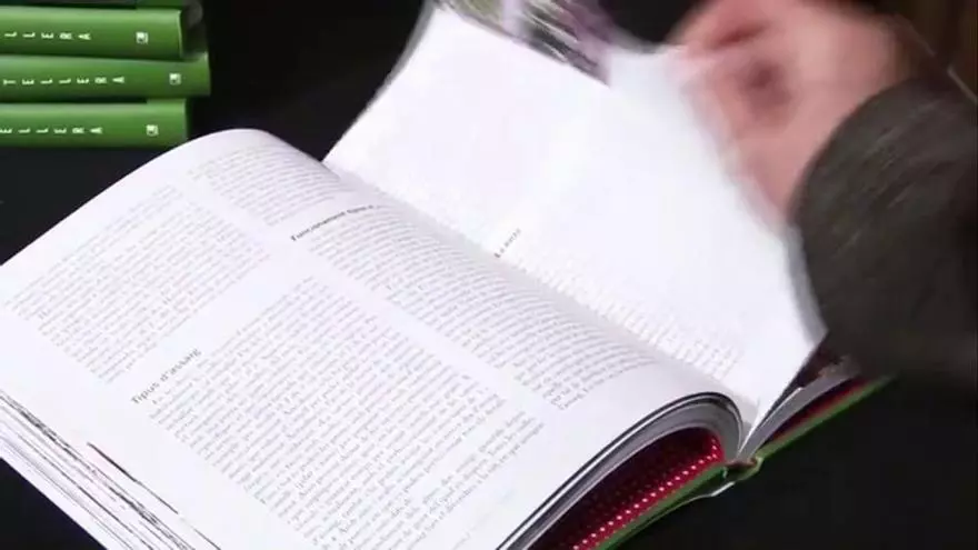 El món casteller llueix la seva Enciclopèdia al Palau de la Generalitat