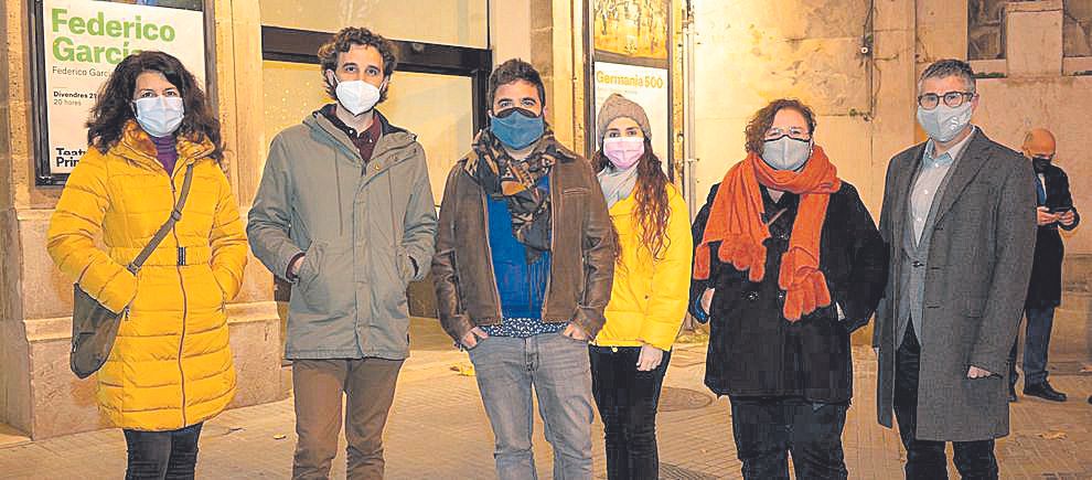 Marga López, Toni Amengual, Laura Porcel y Luis Baró, de la obra ‘Paradís’,  de Somni Produccions, junto a Ruth Mateu y Josep Cerdà.