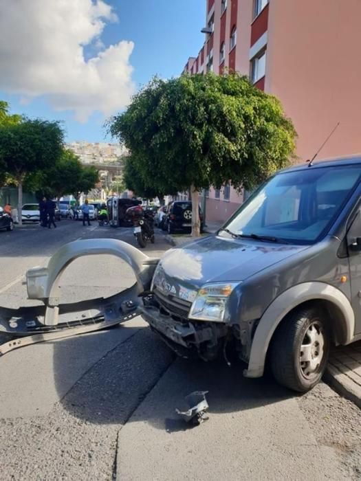 Vuelco de un vehículo en Lomo Los Frailes