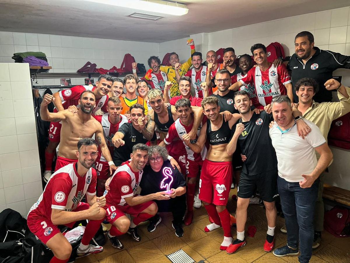 El Zamora CF celebra su victoria ante el Ourense