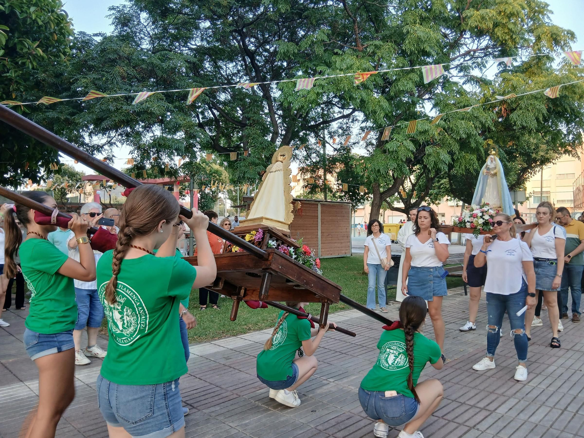 Misa y procesión en las fiestas del barrio El Progreso en Vila-real