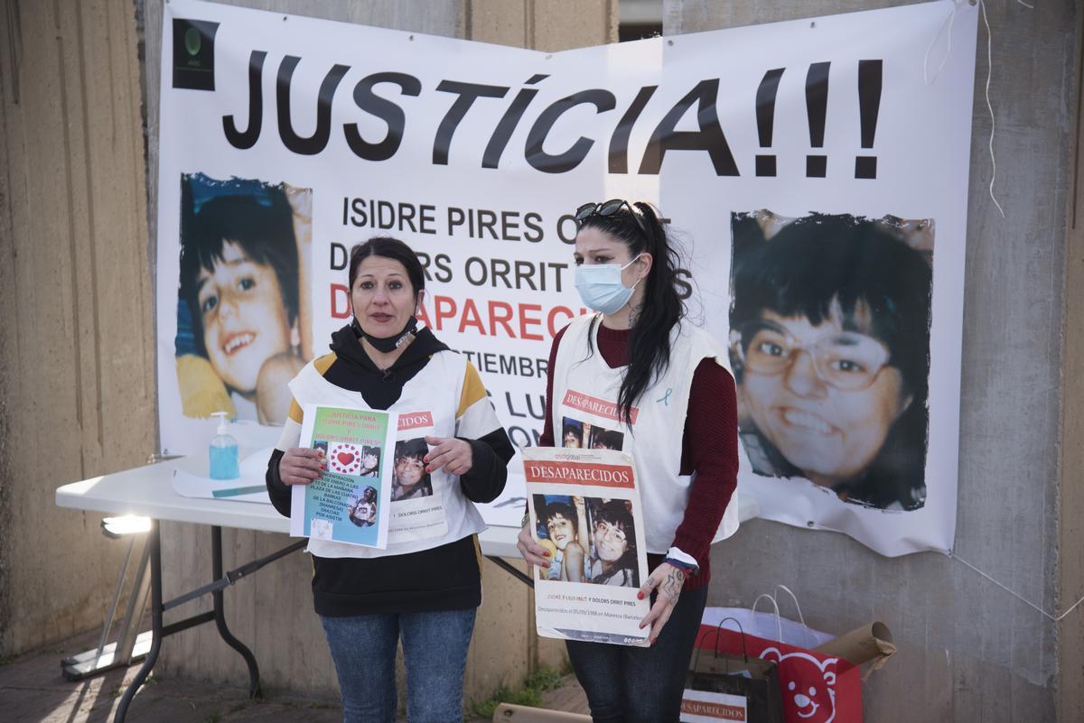Mari Carme Òrrit i la seva filla en una protesta el gener de l'any passat