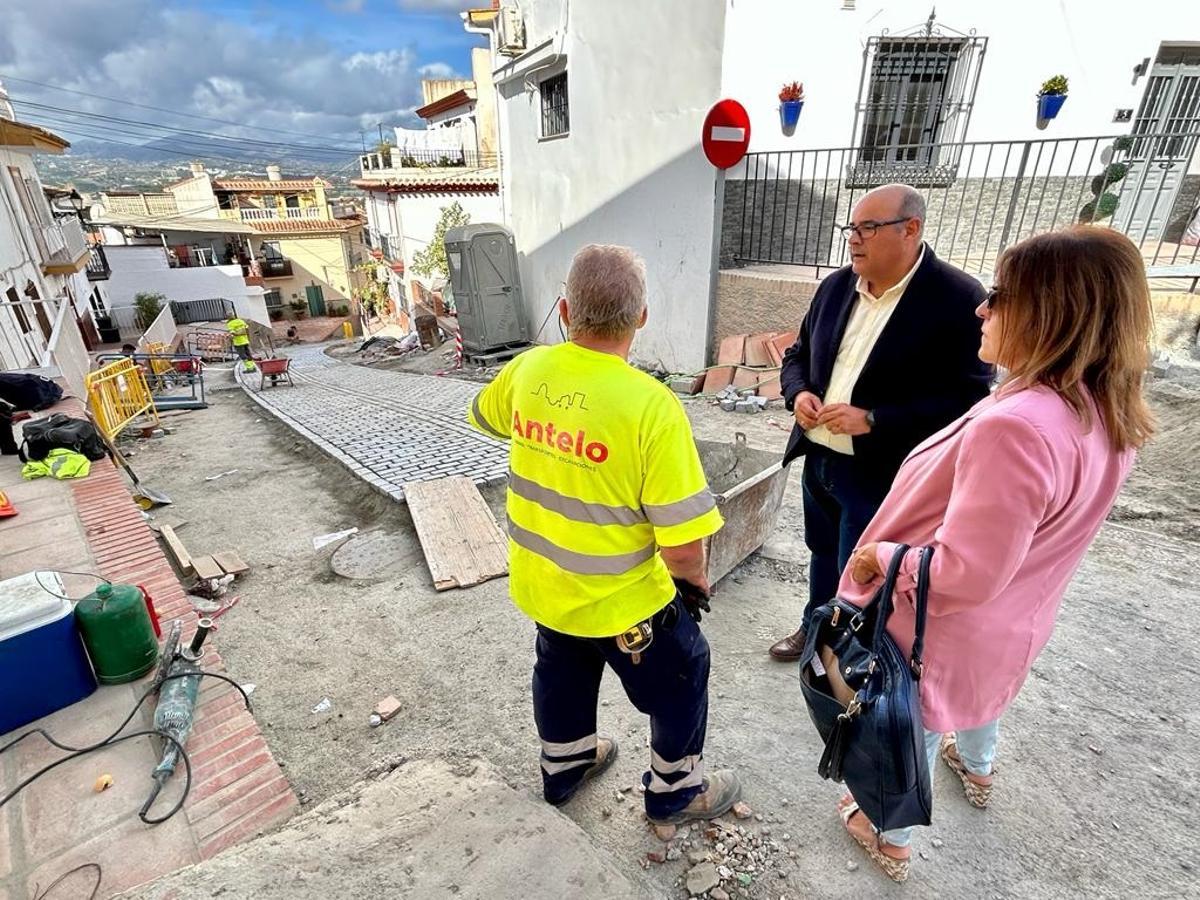 Imagen de las obras de mejora del entorno de la Fortaleza.