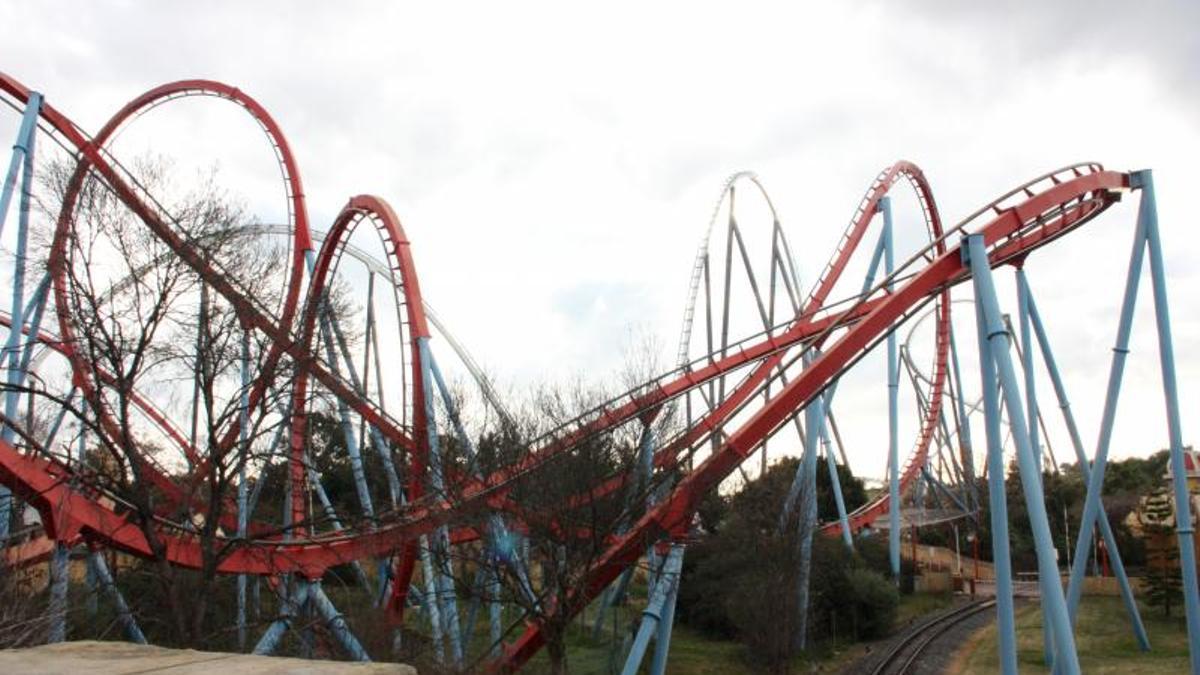 Dos de las míticas atracciones de PortAventura World.