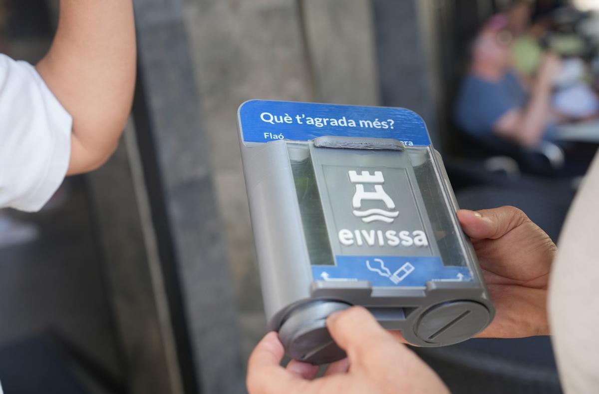 Ceniceros con preguntas sobre Ibiza