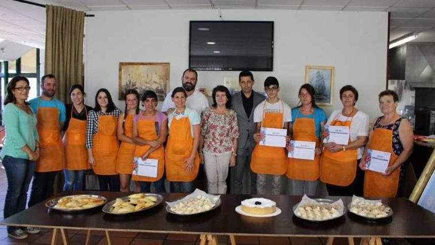 Asistentes al curso de cocina. // Fdv