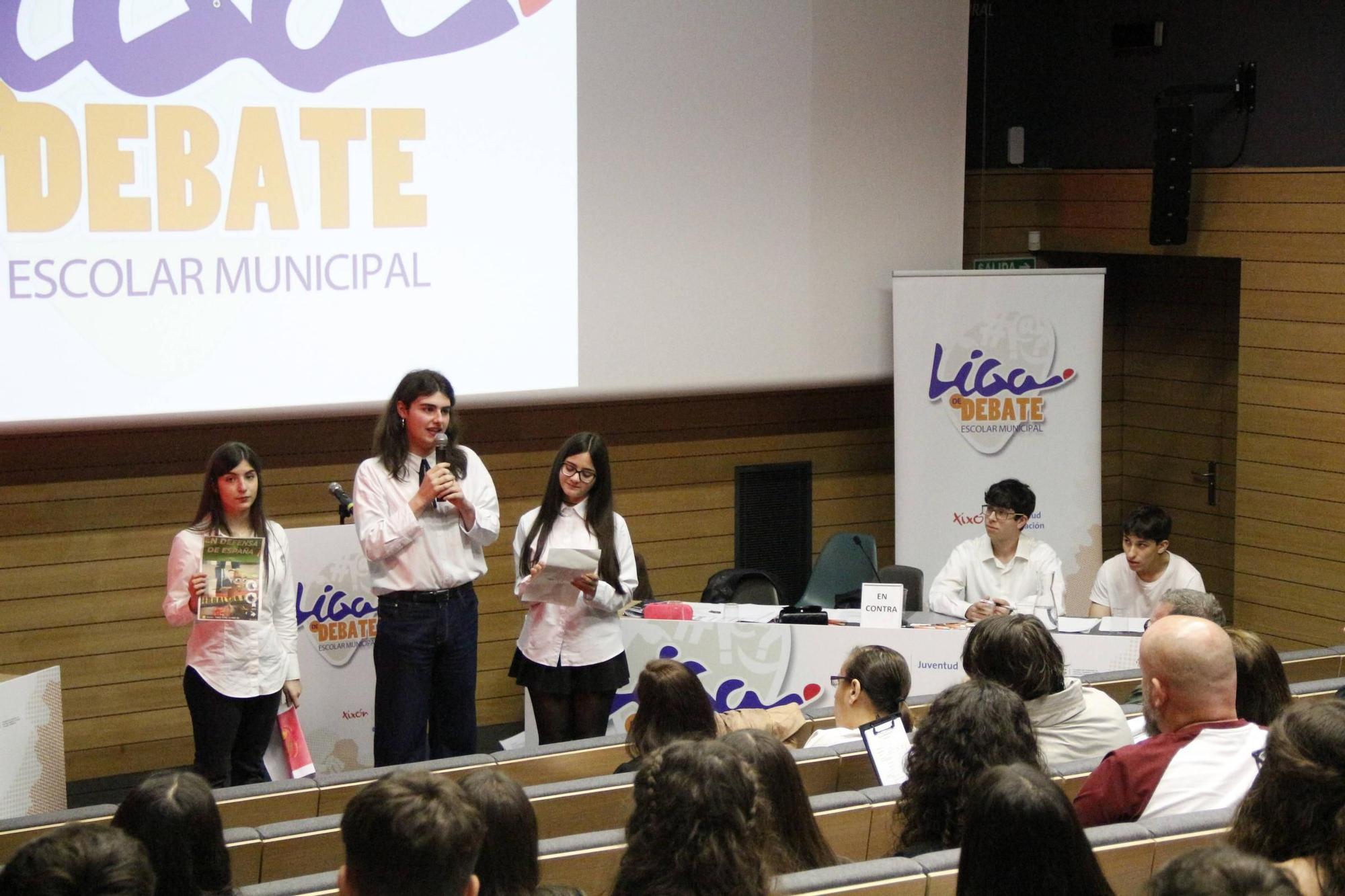 La semifinal de la Liga de Debate Escolar Municipal de Gijón, en imágenes