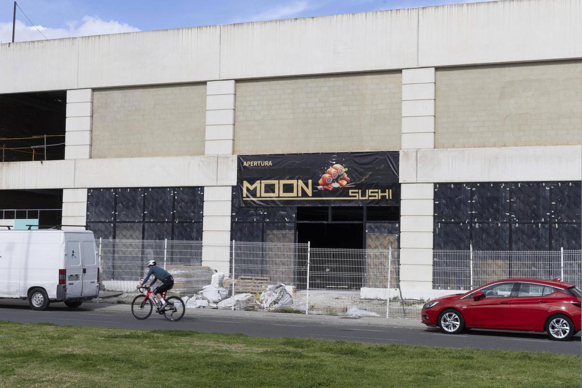 Exterior del futuro buffet del polígono.