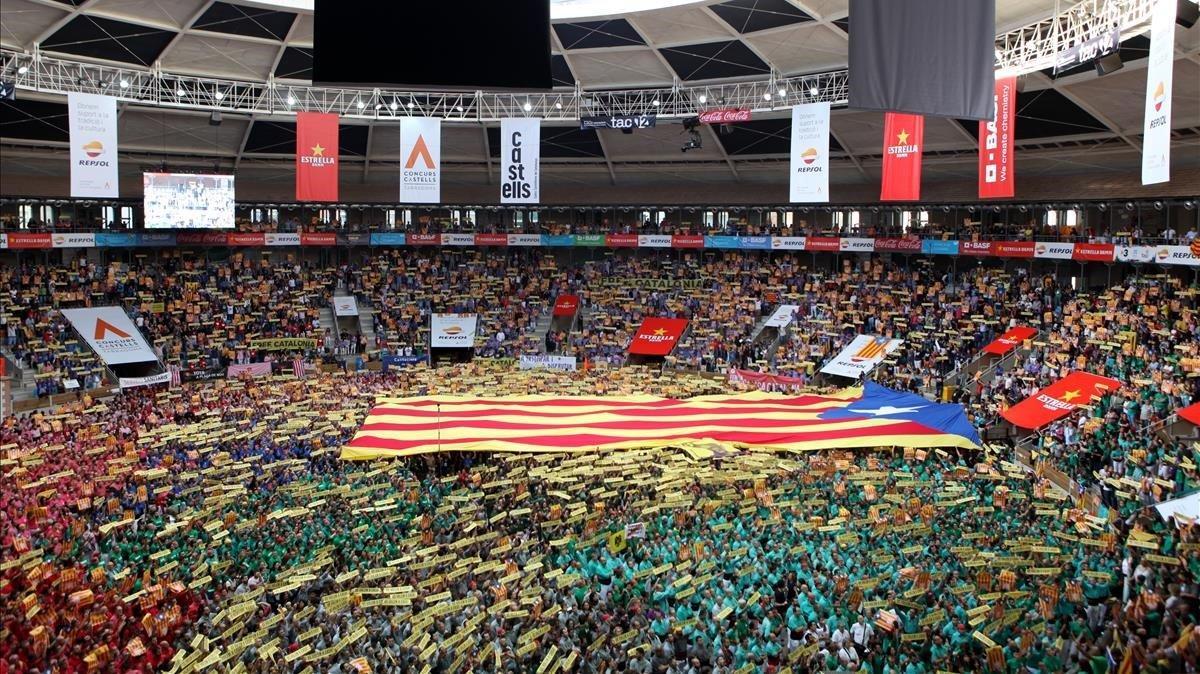 zentauroepp45373275 estelada desplegada al centre de la t rraco arena pla a dura181008131715