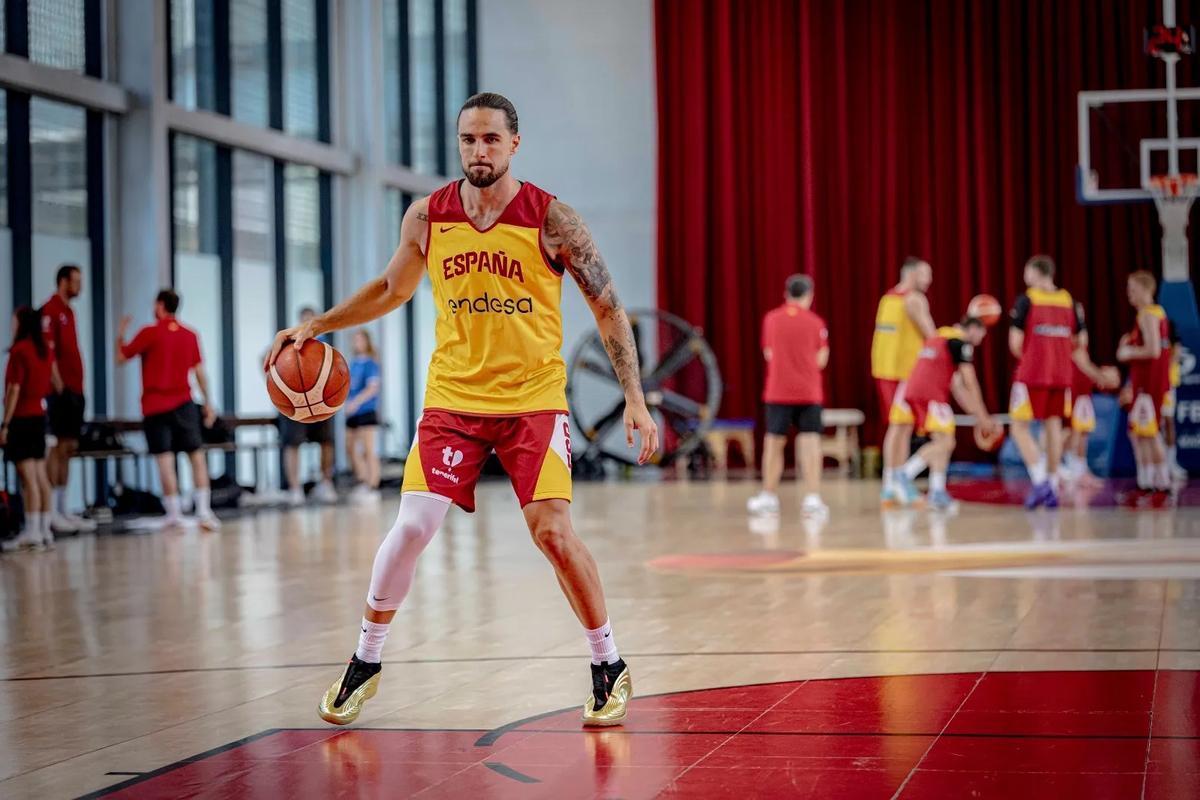 Francis Alonso en la concentración con la selección española.
