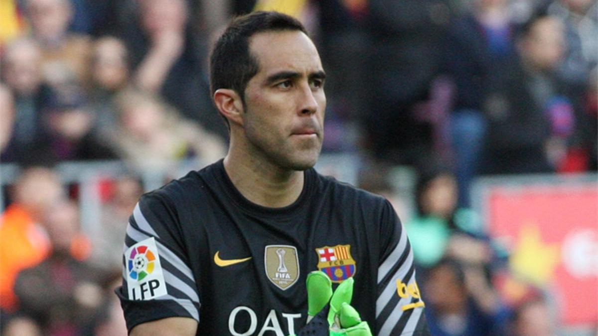 Claudio Bravo se enfrentará a Leo Messi