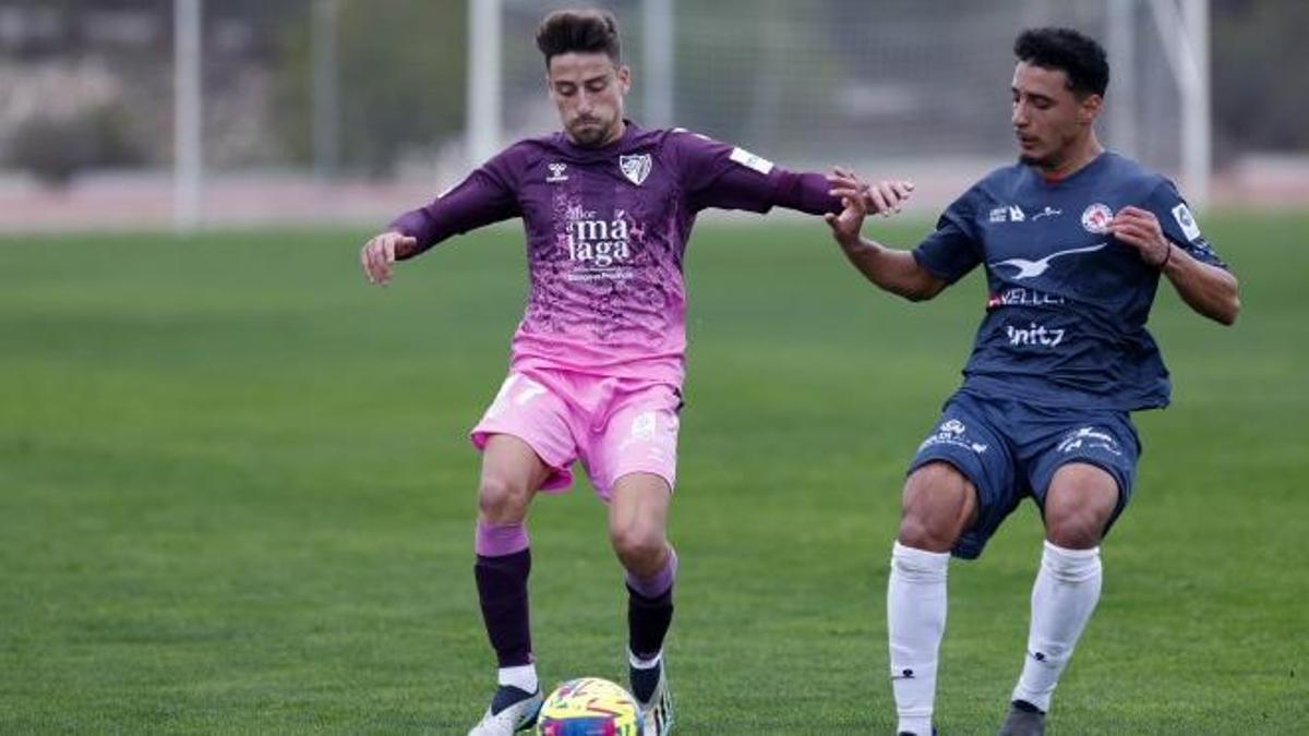 Julián Delmás se estrenó en el amistoso con la camiseta blanquiazul.