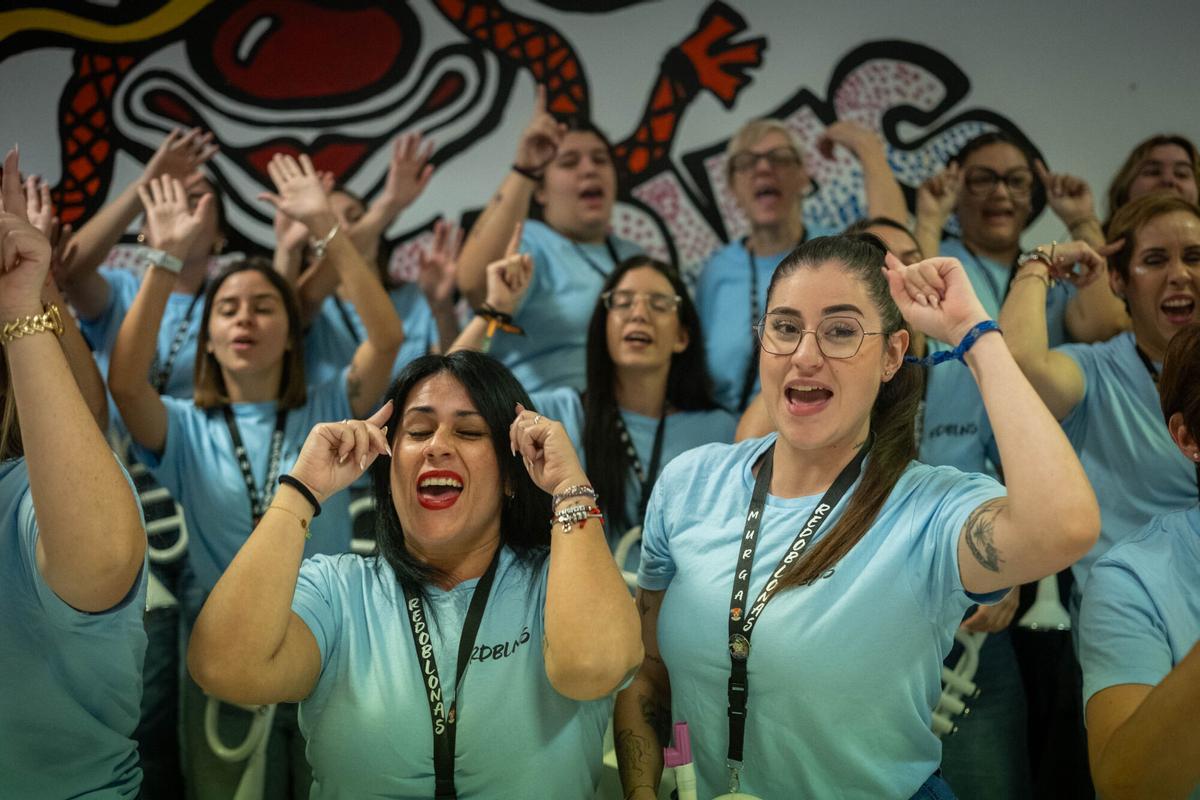 Reportaje con Redoblonas, murga femenina nueva en el Carnaval