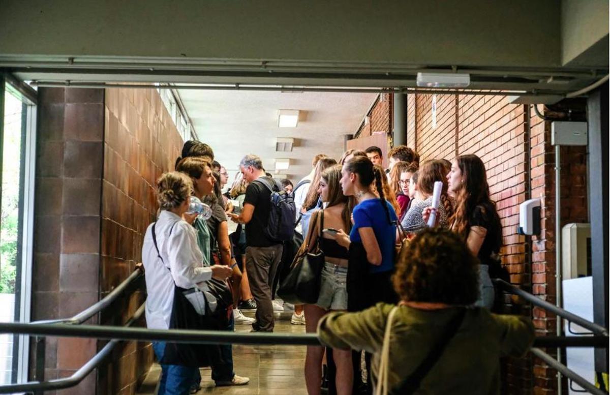 Les universitats públiques aspiren a oferir microformació a 60.000 persones d’entre 25 i 64 anys des del 2024 al 2026