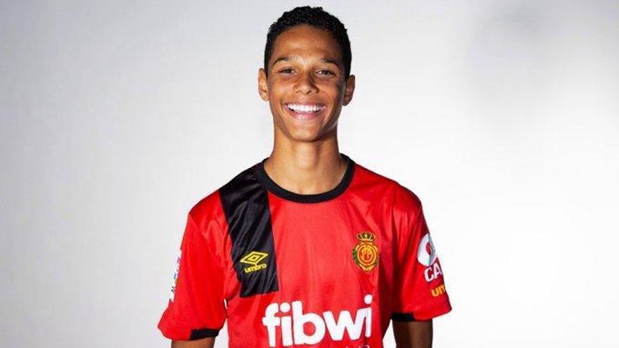 Etienne Eto&#039;o, vistiendo la camiseta del Mallorca en la temporada 2018/19.