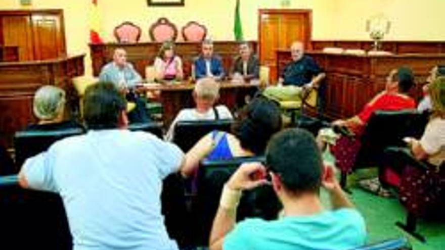 La Junta colocará ventanas energéticas en 80 viviendas de la calle Córdoba