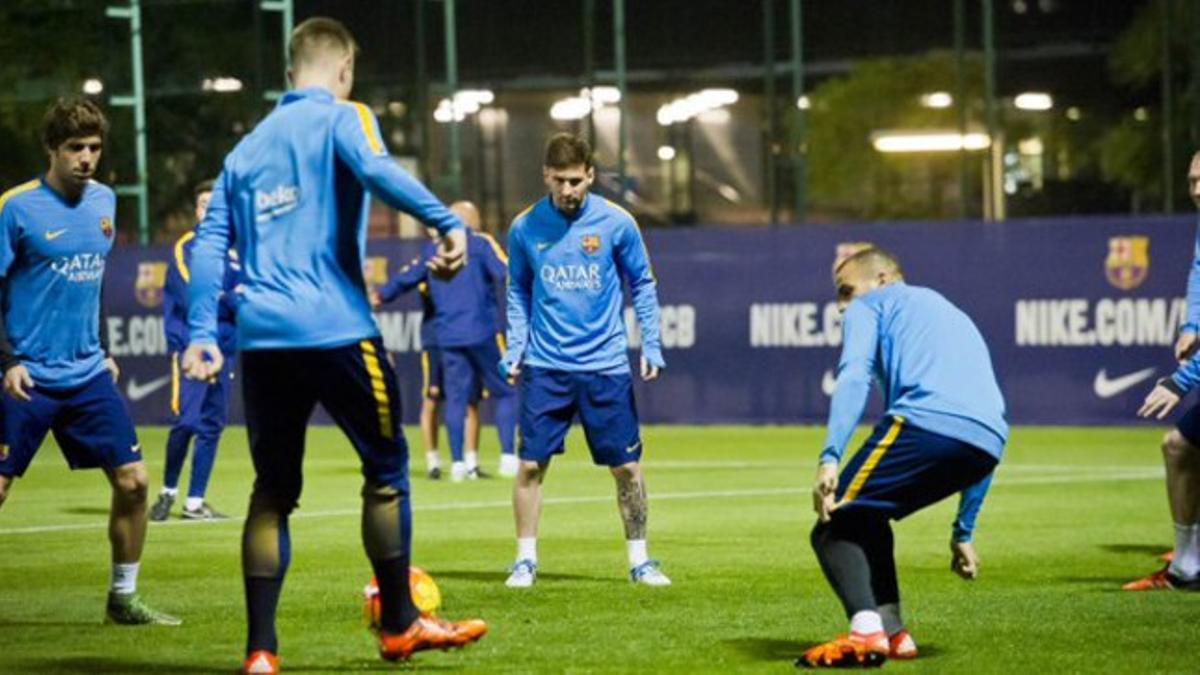 Messi entrena con el equipo