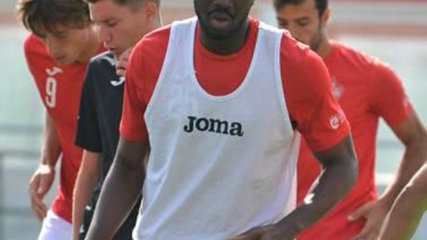 Neyder Lozano, durante un entrenamiento con el San Sebastián de los Reyes.