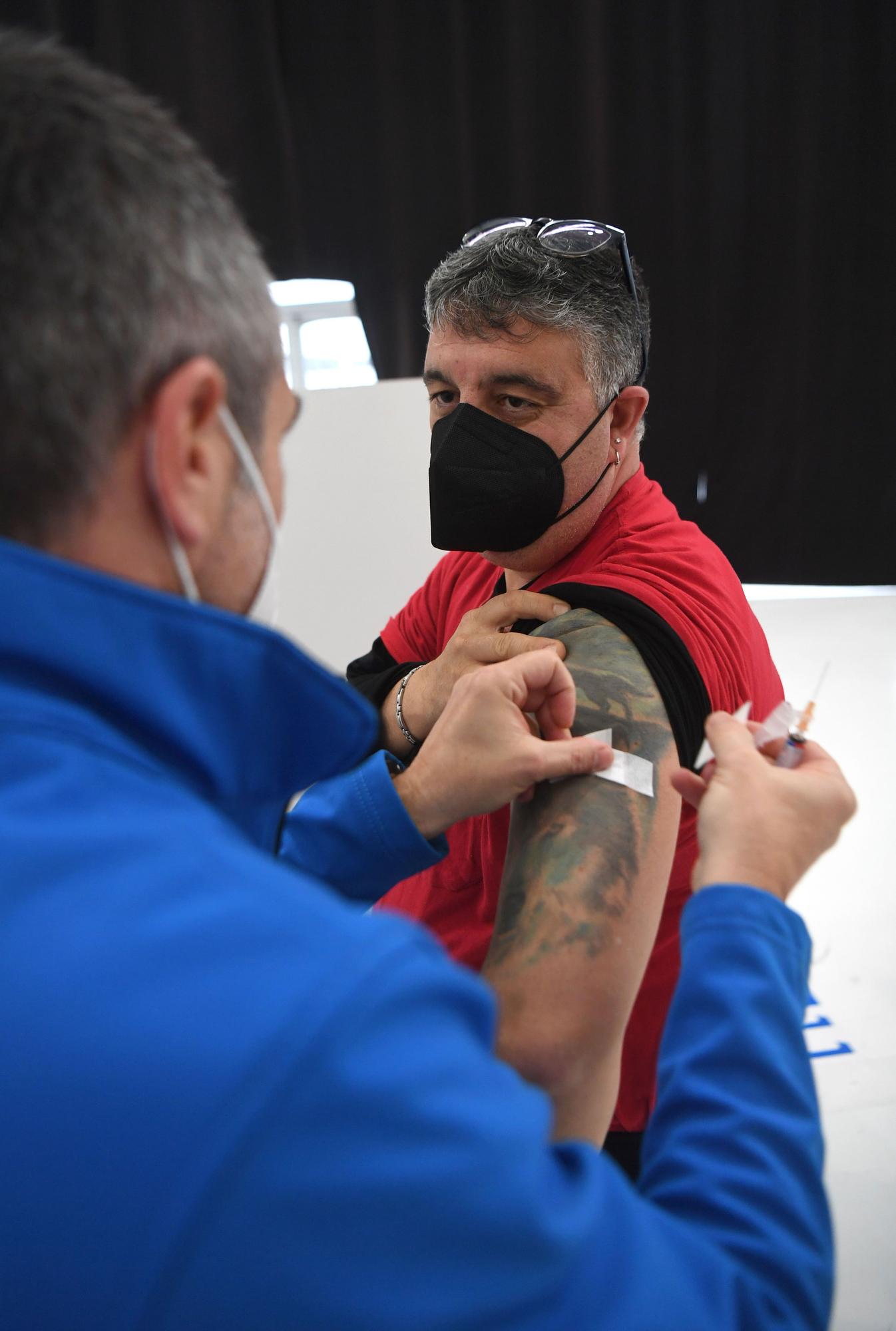 La vacunación frente al COVID se traslada a los hospitales tras el cierre del vacunódromo de Expocoruña