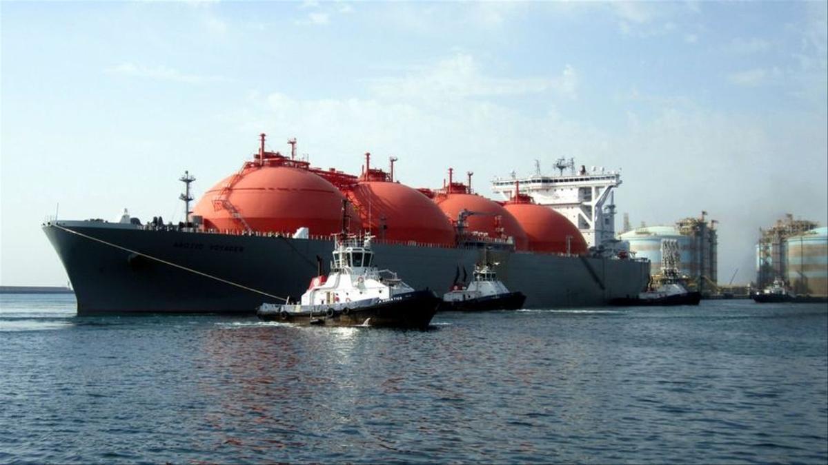 Vaixell metaner al port de Sagunt en una imatge d’arxiu