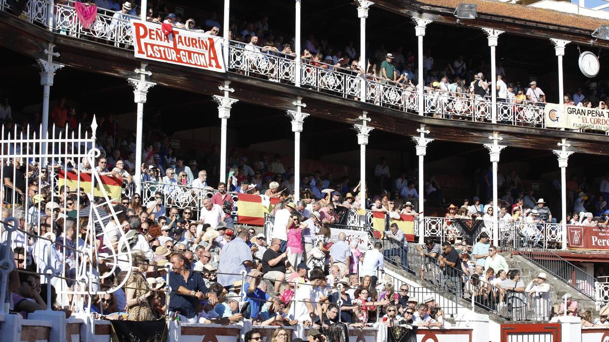Público en El Bibio, en la pasada feria de Begoña.