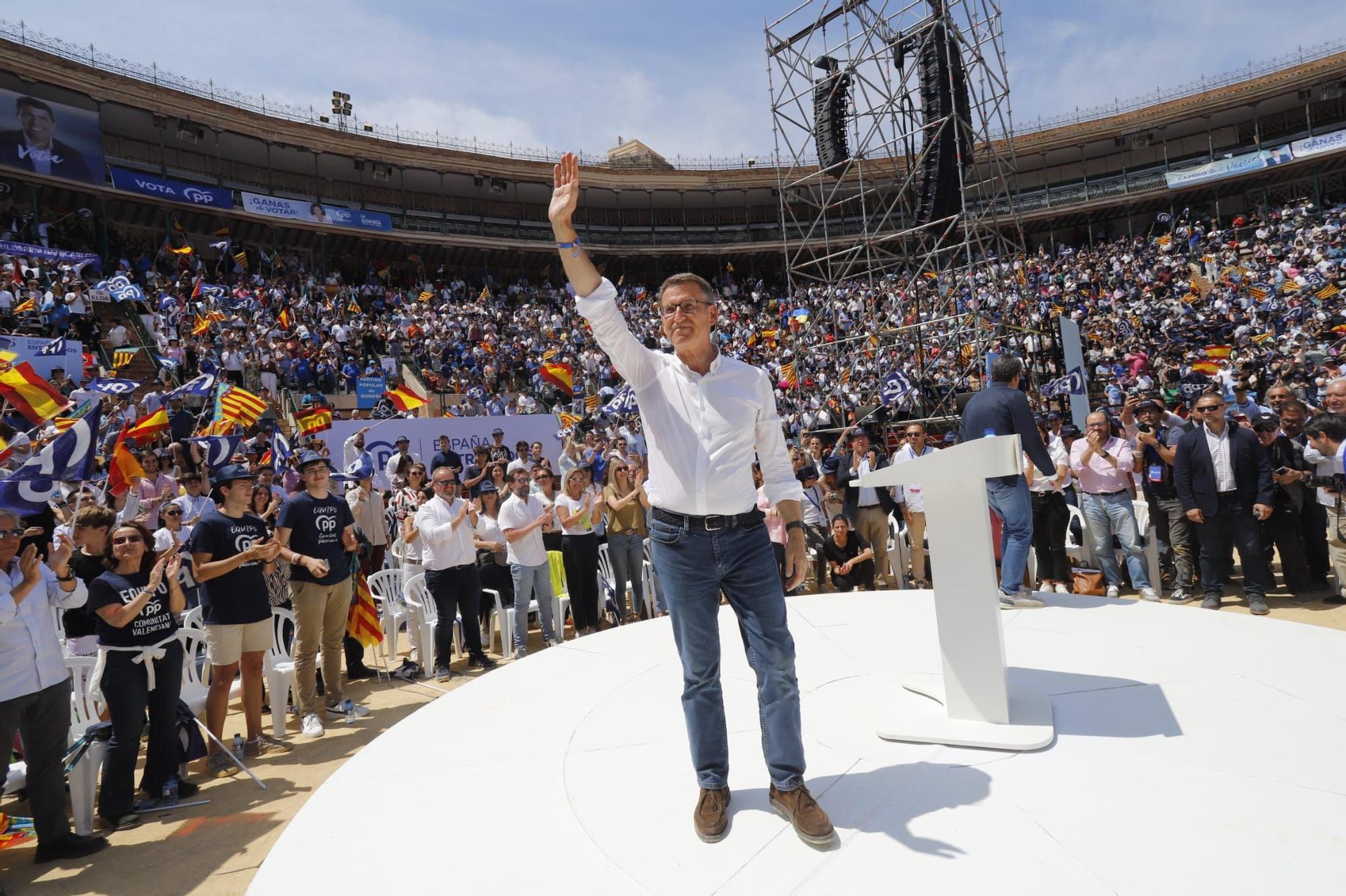 Mitin central del PPCV en la Plaza de Toros de València