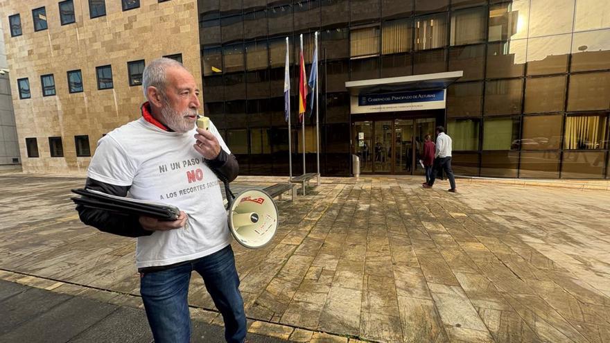 El retorno del hombre del megáfono: Roza vuelve a las protestas en defensa del CAI de Pando