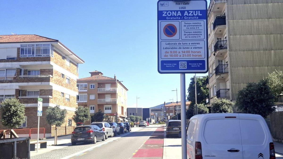 Nuevas plazas de aparcamiento dentro del ámbito de zona azul en la calle Lugo.