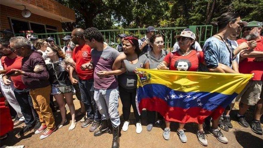 Partidarios de Guaidó ocupan durante 12 horas la embajada de Venezuela en Brasil