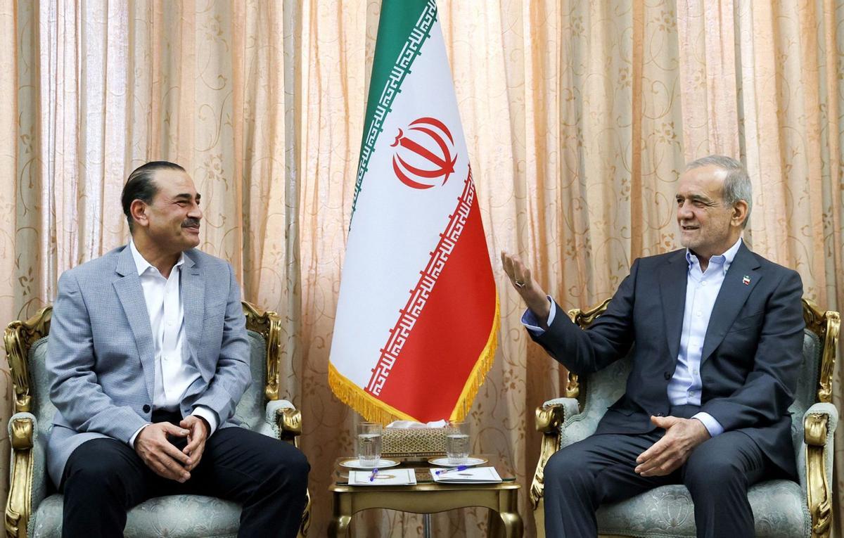 Els EUA i l’Iran ultimen un acord de pau, però Trump demana que no "corrin"