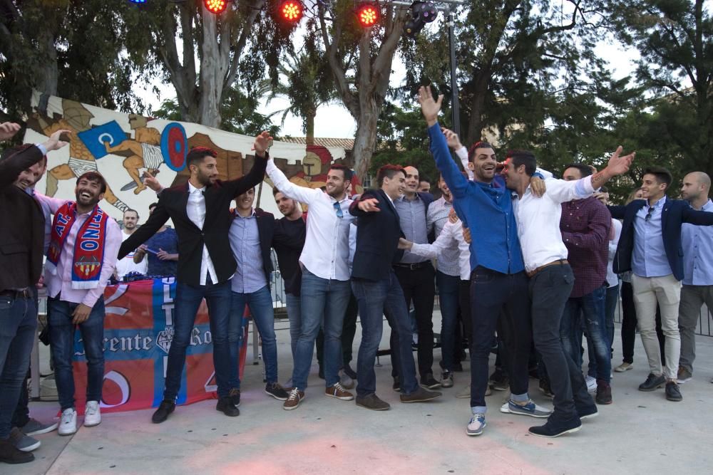 Saguntino. Celebración por el ascenso a 2ªB.