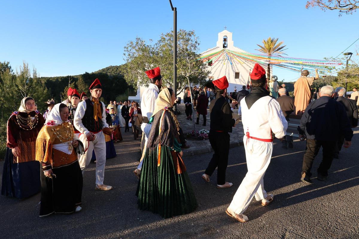 Descubre las mejores imágenes de las fiestas patronales de la Cala Sant Vicent
