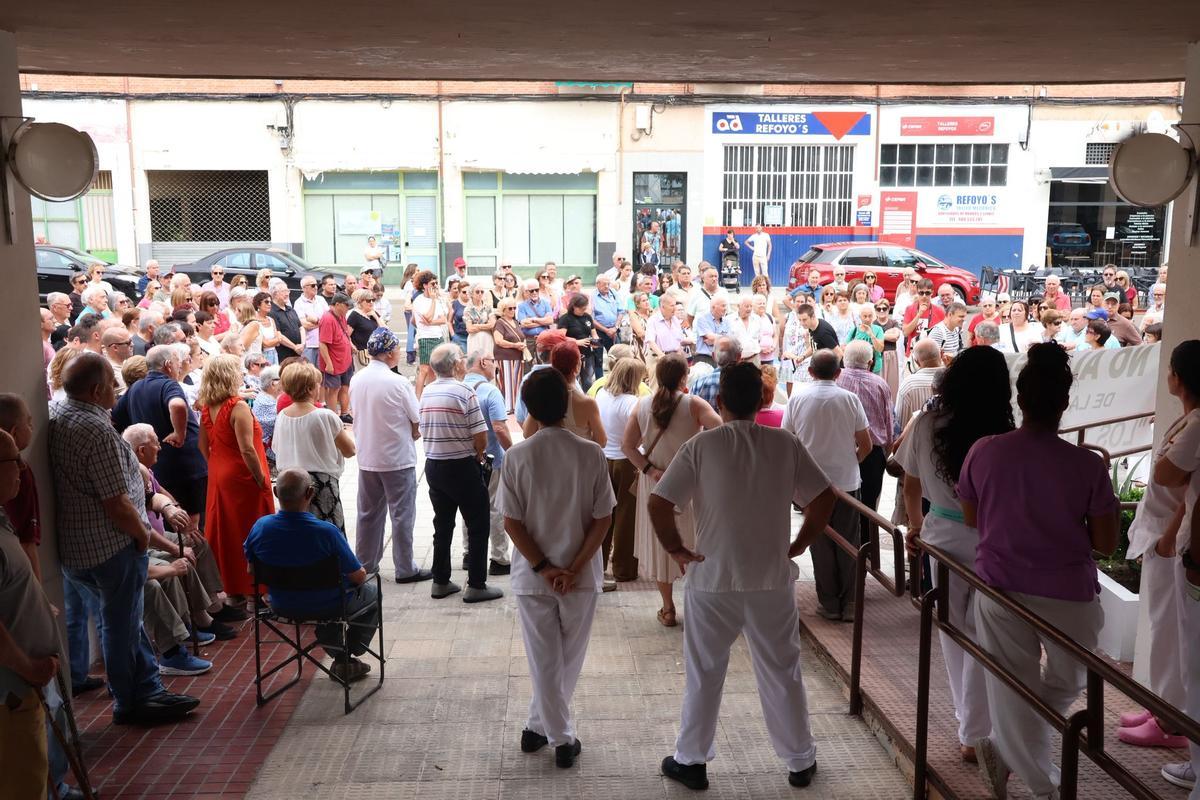 Zamora se moviliza por la residencia de los Tres Árboles: "Queremos saber la verdad" Zamora se moviliza por la residencia de los Tres Árboles: "Queremos saber la verdad"