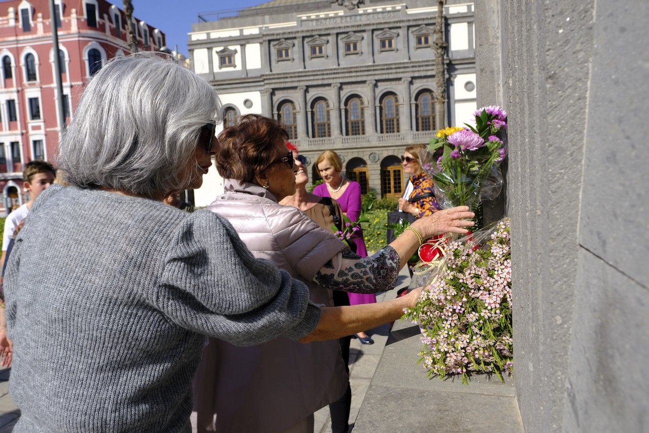 Ofrenda Floral por el 103 aniversario del fallecimiento de Benito Pérez Galdós