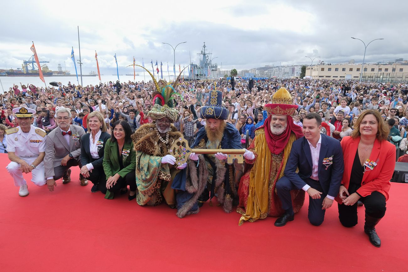 Recibimiento a los Reyes Magos a su llegada a la Base Naval de Las Palmas de Gran Canaria