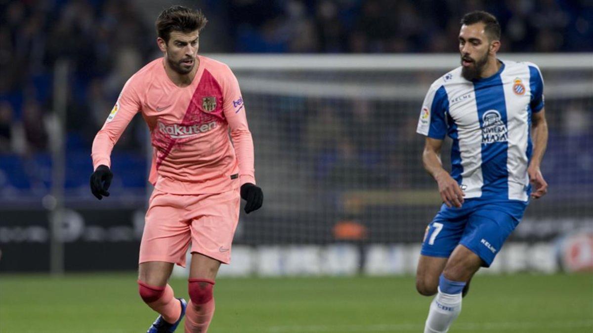 Gerard Piqué tuvo un derbi contra el Espanyol plácido