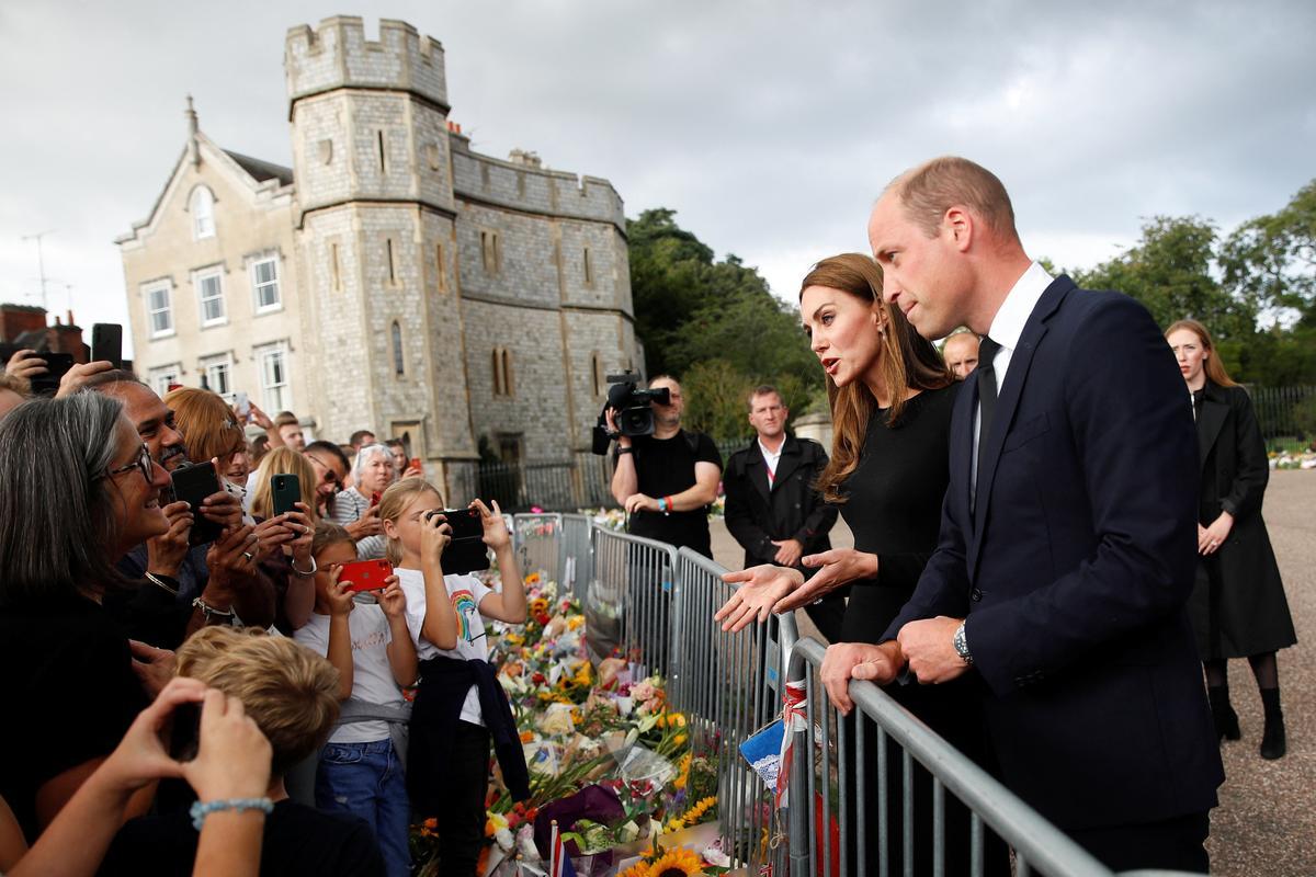 Los príncipes Guillermo y Enrique con sus esposas en Windsor