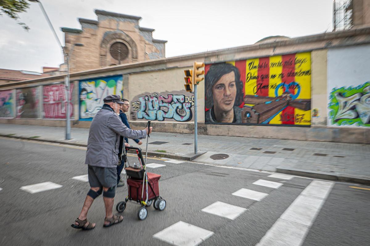 Murales pintados en las paredes de la cárcel Modelo de Barcelona