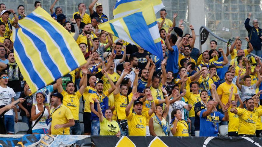 Imagen del sector de Naciente del estadio de Gran Canaria, en 2015, durante la disputa del UD-Tenerife.