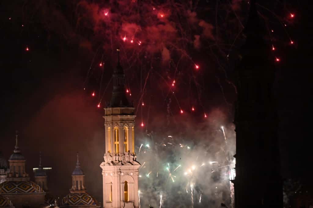 Los fuegos artificiales ponen un bonito broche final a las Fiestas del Pilar 2025