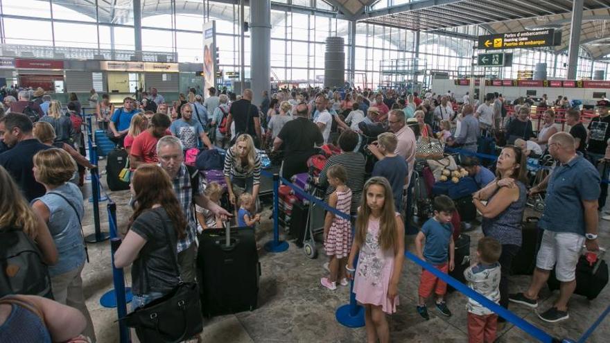 Más de 350.000 extranjeros testan el nuevo control fronterizo del aeropuerto