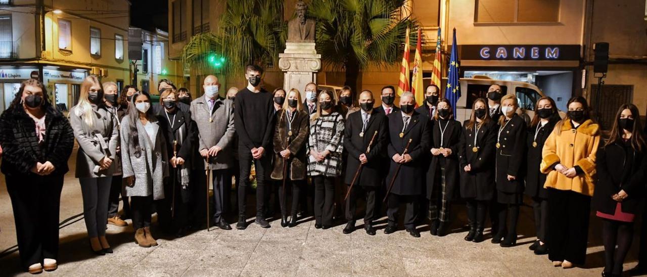 Autoridades, representantes festivas y entidades culturales de Vila-real rindieron ayer un emotivo homenaje a Francisco Tárrega.