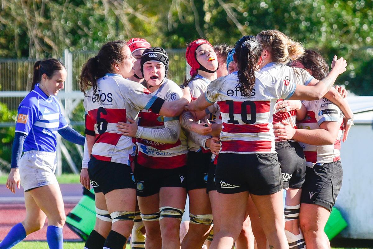 Las jugadoras del CRAT celebran un ensayo contra el Olímpico de Pozuelo.