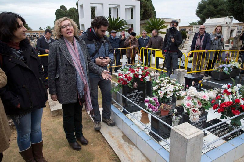 Exhumaciones de la fosa 22 del cementerio de Paterna