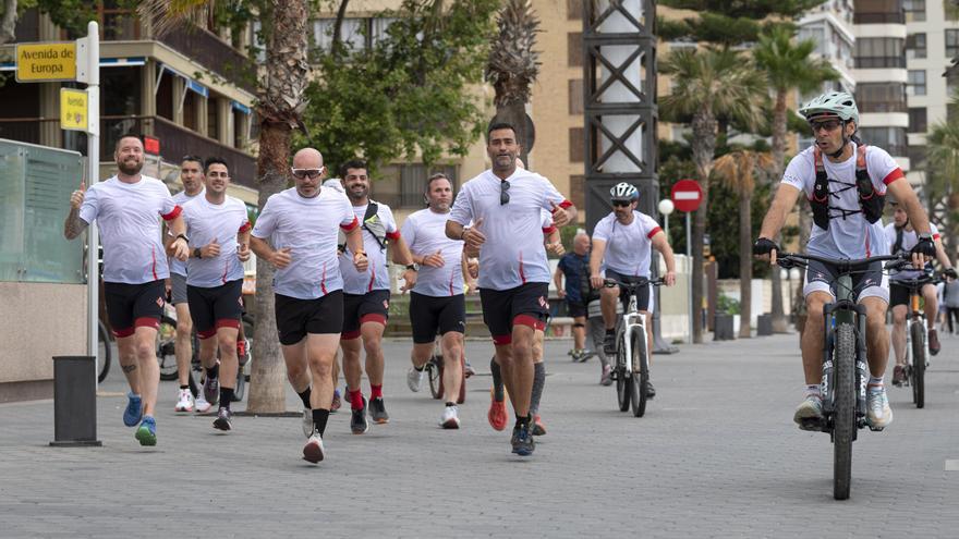 Carrera solidaria de los bomberos desde Benidorm a Alicante