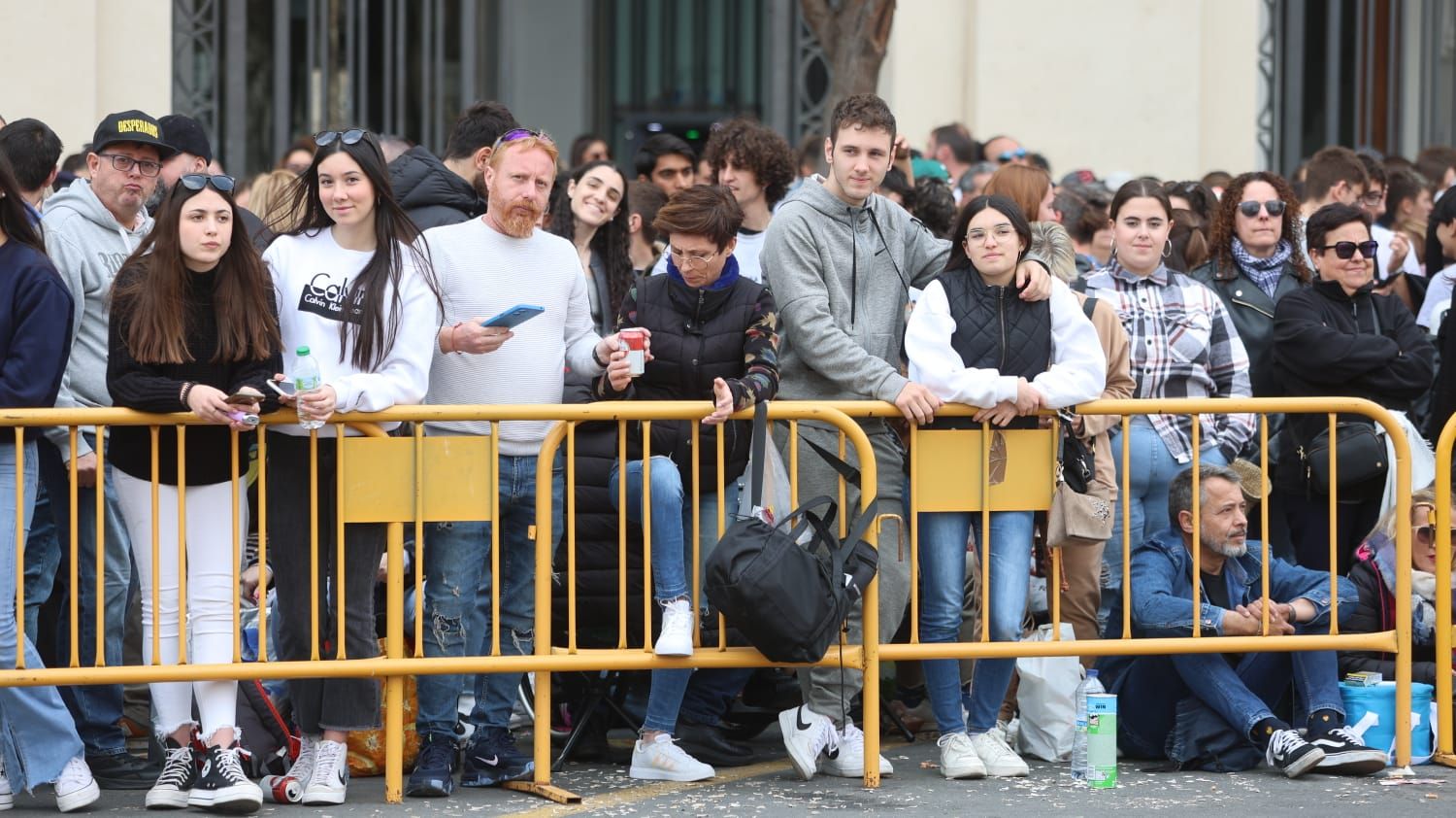 Búscate en la mascletà del 2 de marzo