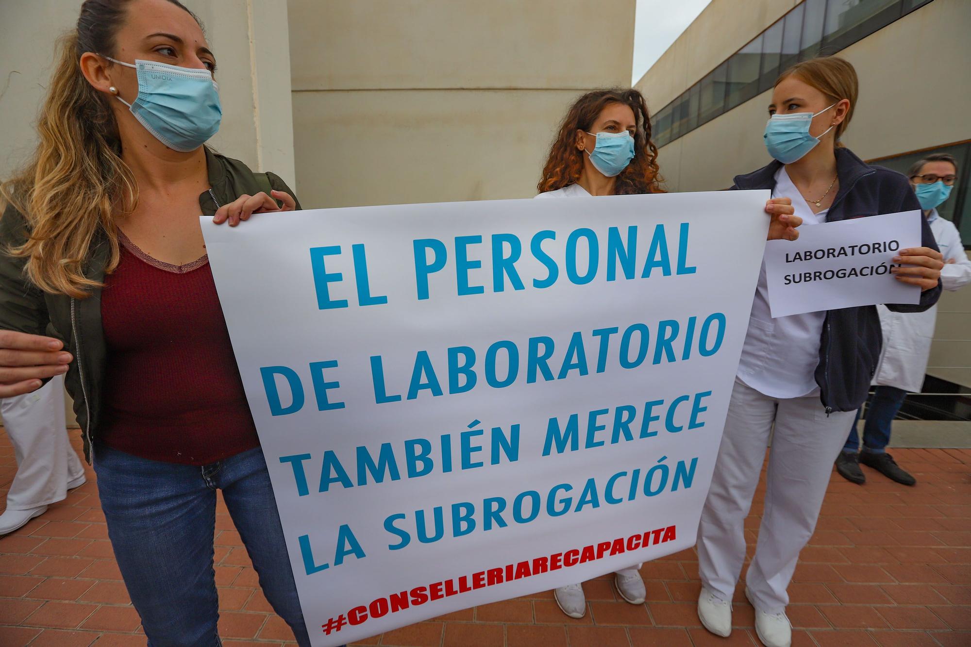 Protesta del personal de laboratorio del Hospital Universitario de Torrevieja